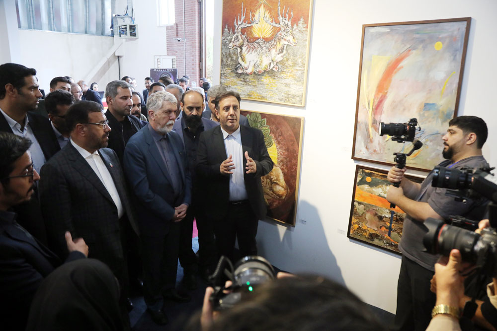سید عباس صالحی، وزیر ارشاد در بازدید از آرت اکسپو